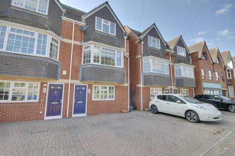 4 bedroom town house for sale