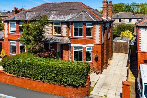 Weston Crescent, Weston Village, Runcorn 3 bed semi