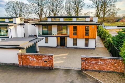 5 bedroom detached house for sale