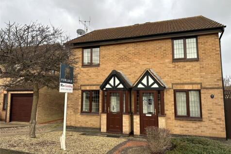 2 bedroom semi-detached house for sale