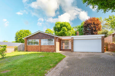 Peace Grove, Welwyn, AL6 4 bed detached bungalow for sale