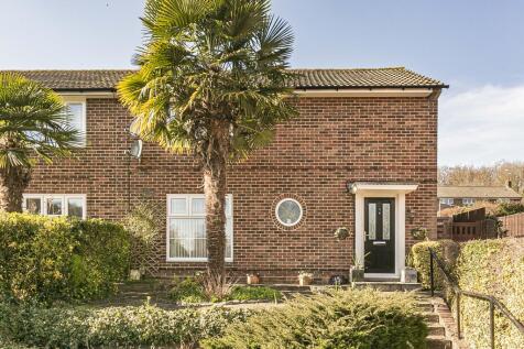 Tilecroft, Welwyn Garden City... 4 bed semi
