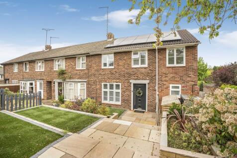 Cherry Croft, Welwyn Garden City... 4 bed end of terrace house for sale
