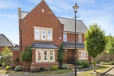 3 bedroom semi-detached house for sale
