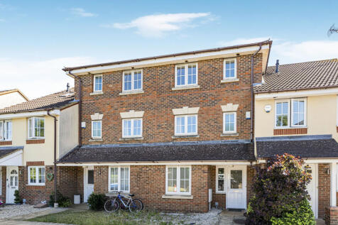 4 bedroom terraced house for sale