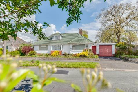 3 bedroom detached bungalow for sale