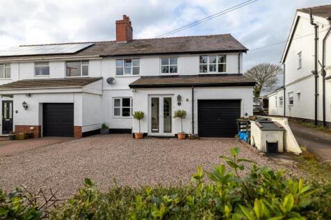4 bedroom semi-detached house for sale
