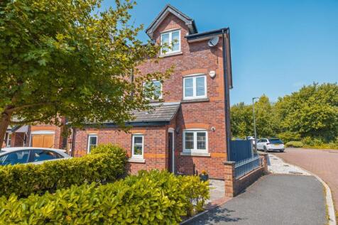 3 bedroom town house for sale