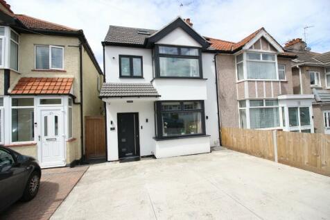 4 bedroom semi-detached house for sale