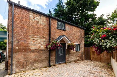 2 bedroom detached house for sale