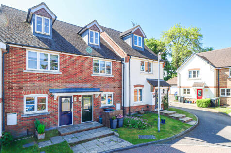 Bartholomew Green, Markyate, St... 3 bed terraced house for sale
