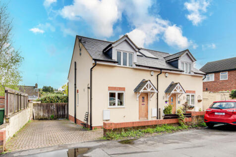 George Street, Markyate, St. Albans, AL3 2 bed semi