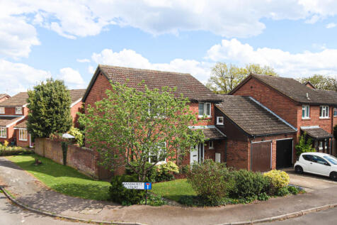 Sandhurst Court, Harpenden, AL5 4 bed link detached house for sale
