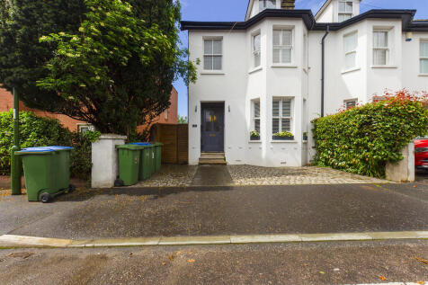 4 bedroom semi-detached house for sale