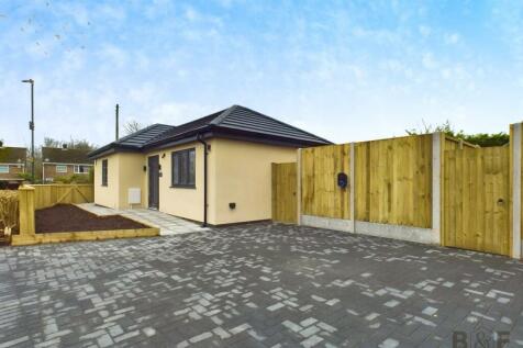 Oaklands Close, Bristol BS16 2 bed detached bungalow for sale