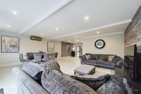 Town Street, North Lincolnshire DN19 3 bed detached bungalow for sale