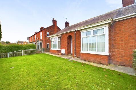 Wold Road, North Lincolnshire DN19 2 bed semi