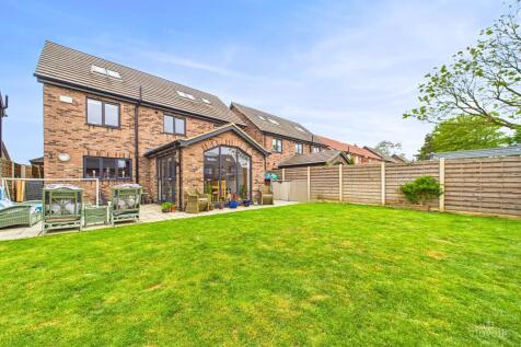 Coxes Meadow, North Lincolnshire DN39 6 bed detached house for sale