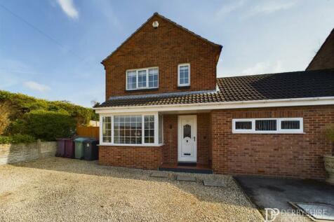 3 bedroom link detached house for sale