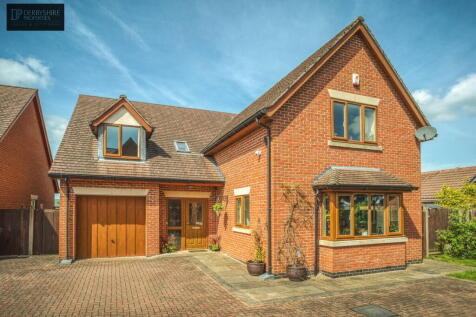 5 bedroom detached house for sale