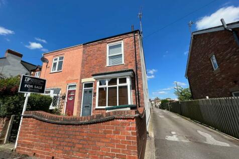 2 bedroom semi-detached house for sale