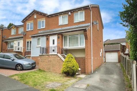 Heatherdale Road, Wakefield WF3 3 bed semi