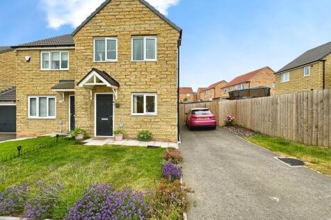 3 bedroom semi-detached house for sale