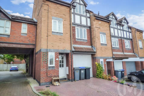 4 bedroom terraced house for sale