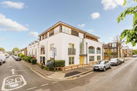 Northfield Road, Northfields 2 bed apartment for sale