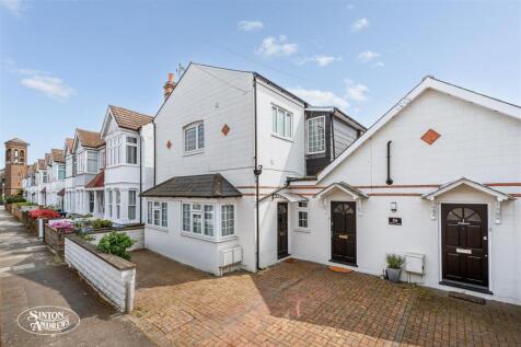 2 bedroom maisonette for sale