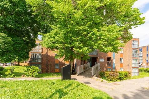 Copley Close, Hanwell 2 bed apartment for sale