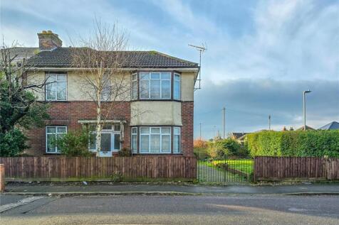 Rossmore Road, Parkstone, Poole... 3 bed semi