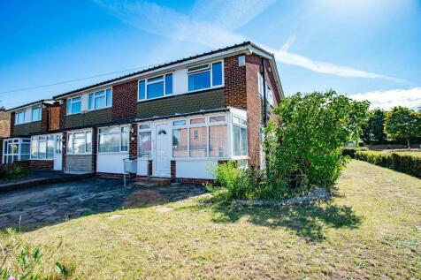 Derry Downs, Orpington, Kent, BR5 4DT 3 bed semi