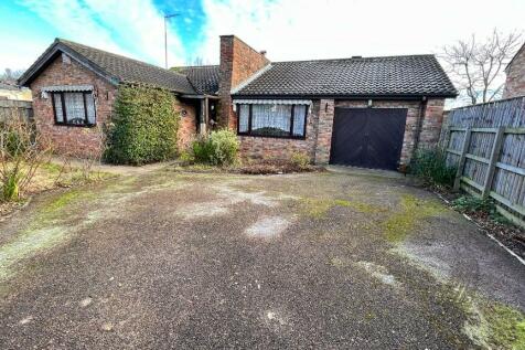 3 bedroom detached bungalow for sale