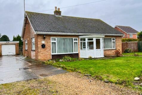 4 bedroom detached bungalow for sale