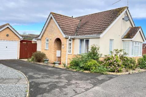 2 bedroom detached bungalow for sale