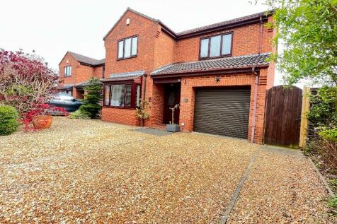 4 bedroom detached house for sale