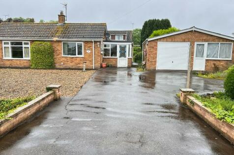 2 bedroom detached bungalow for sale