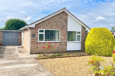 2 bedroom detached bungalow for sale