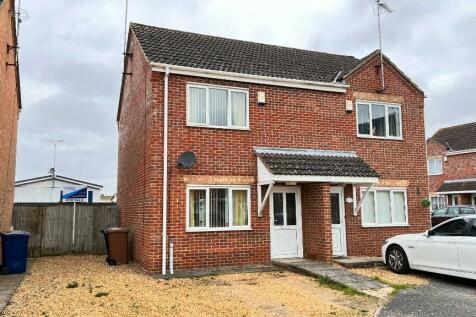 2 bedroom semi-detached house for sale