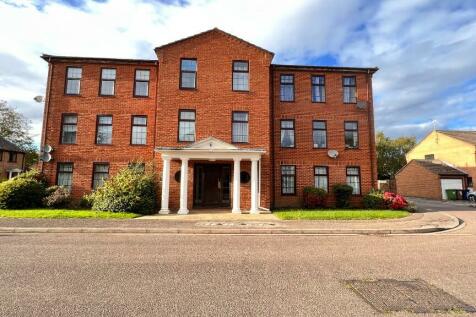 1 bedroom ground floor flat for sale