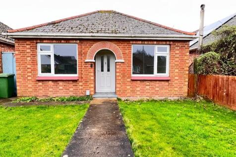 2 bedroom detached bungalow for sale