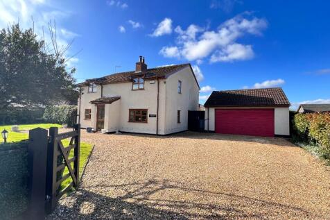5 bedroom detached house for sale