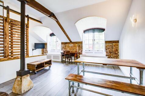 Studio flat for sale