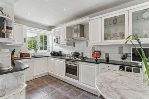 Loudwater Drive, Rickmansworth WD3 2 bed bungalow for sale