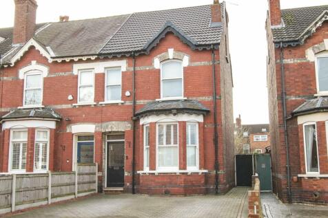 4 bedroom end of terrace house for sale