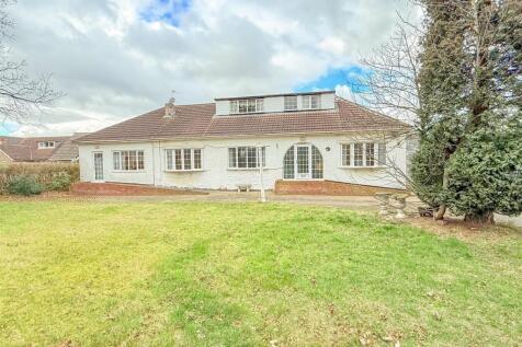 4 bedroom detached bungalow for sale