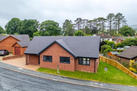 Crabtree Green, Llandrindod Wells, LD1 4 bed detached bungalow for sale