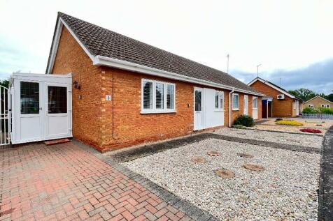 2 bedroom semi-detached bungalow for sale