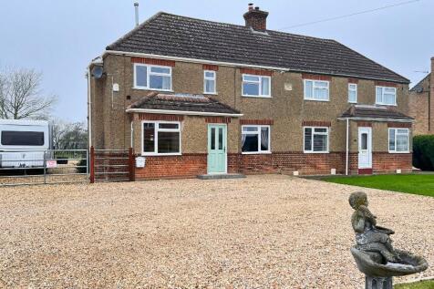 4 bedroom semi-detached house for sale